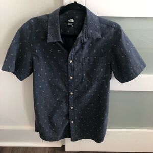 The North Face Men's Navy Short Sleeve Button Down Shirt Small